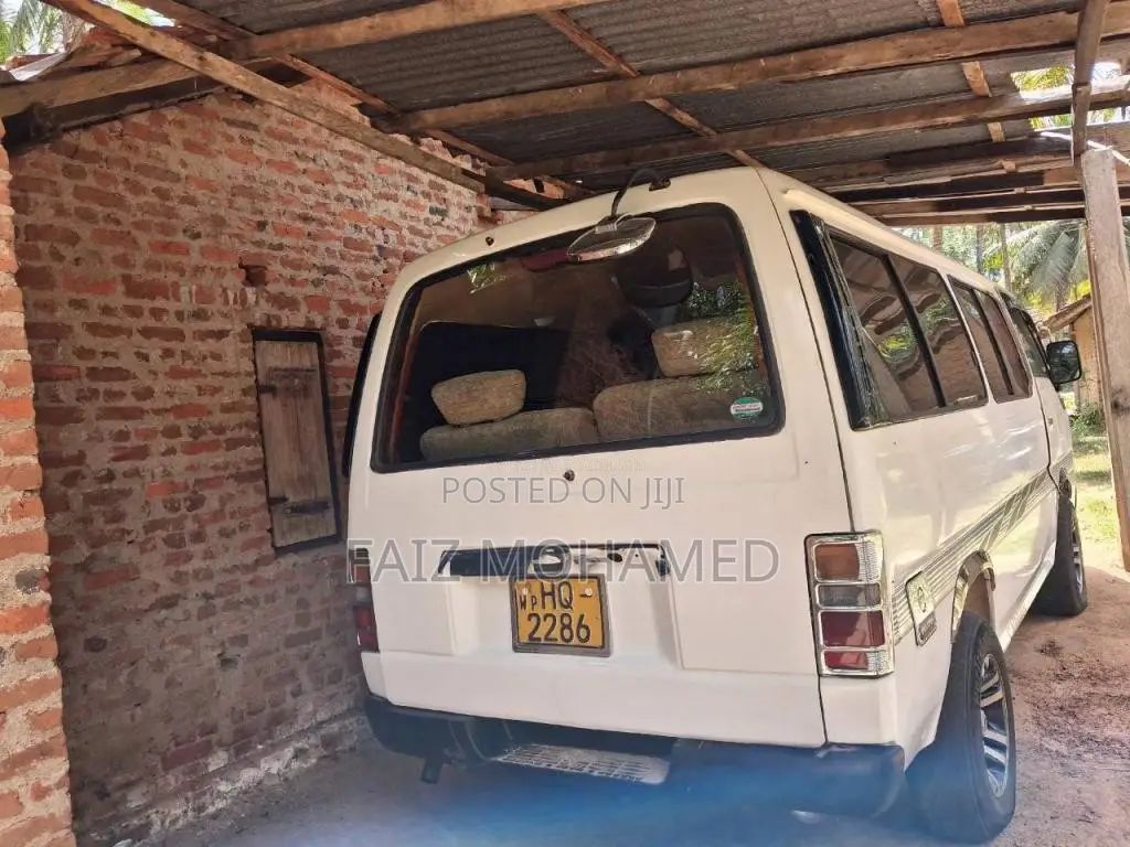 Nissan Caravan Qd 1999 Van (Used)