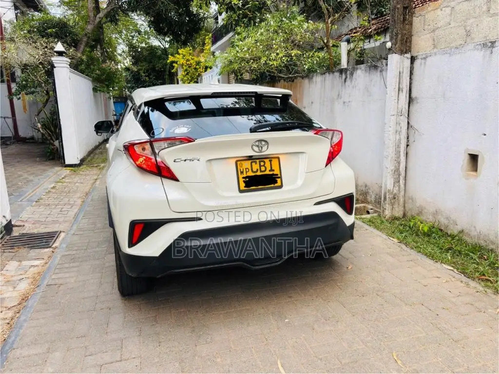 Toyota CHR 2017 SUV (Used)