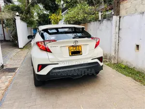 Toyota CHR 2017 SUV (Used)