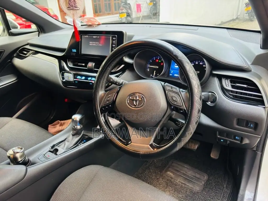Toyota CHR 2017 SUV (Used)