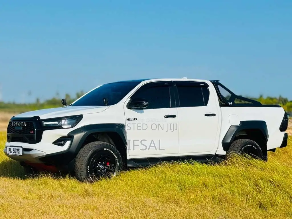 Toyota Hilux GR Sports 2024 Pickup (Used)