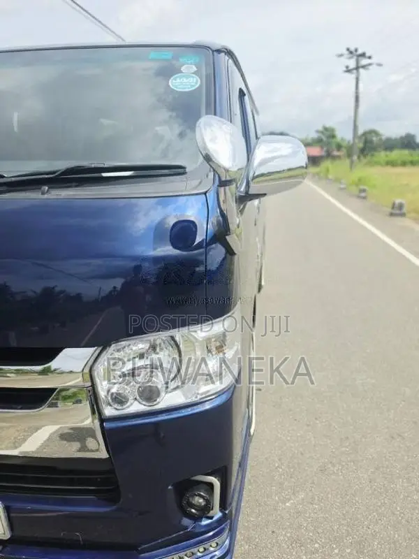 Toyota KDH Super GL 2011 Van (Used)
