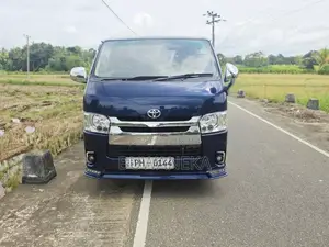 Toyota KDH Super GL 2011 Van (Used)