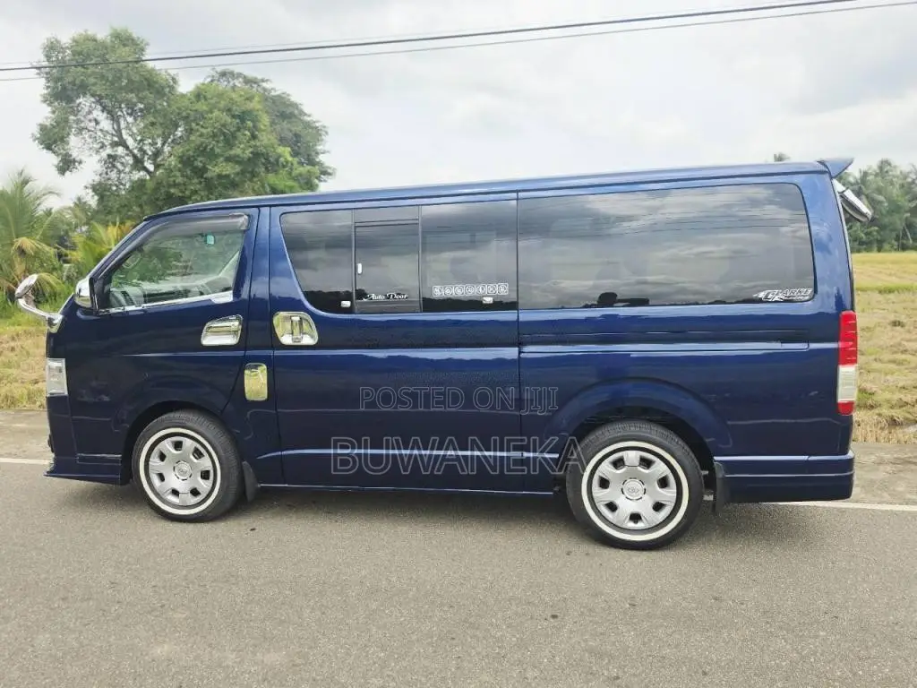 Toyota KDH Super GL 2011 Van (Used)
