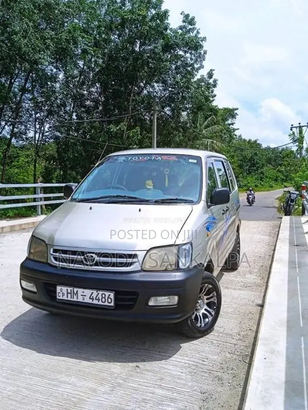 Toyota NOAH KR42 1999 Van (Used)
