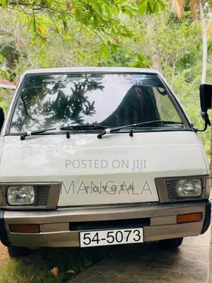 Toyota CR26 1985 Van (Used)