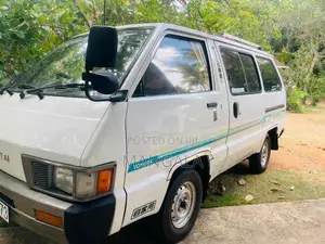 Toyota CR26 1985 Van (Used)