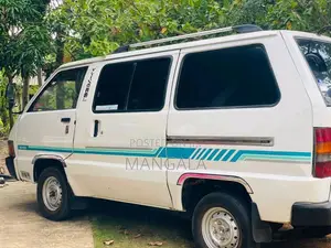 Toyota CR26 1985 Van (Used)