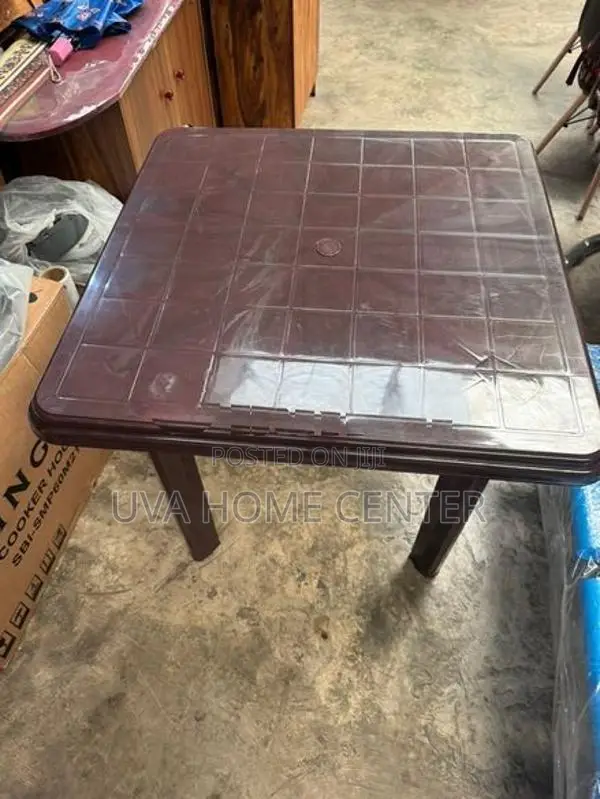 Kingstar Plastic Table 2.5x2.5ft