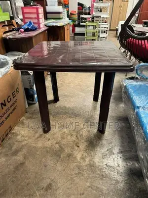 Kingstar Plastic Table 2.5x2.5ft