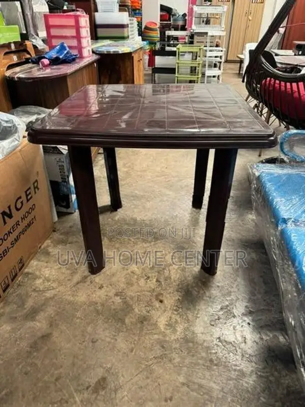 Kingstar Plastic Table 2.5x2.5ft
