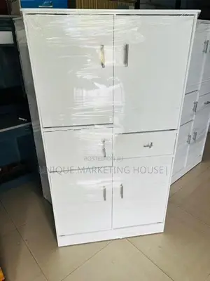 Modern 5ft White Smart cupboard