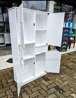 Modern 5ft White Smart cupboard