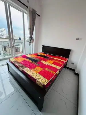 Modern 6x6 Queen Teak Bed with Pyestra Hybrid mattress