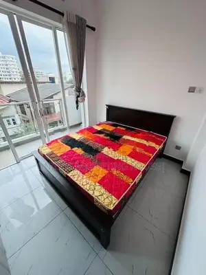 Modern 6x6 Queen Teak Bed with Pyestra Hybrid mattress