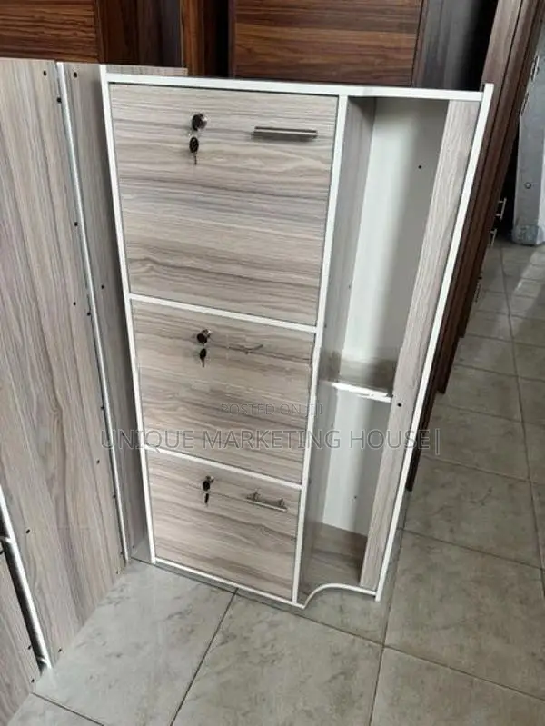 Modern American White 4ft R/made Pantry Cupboards