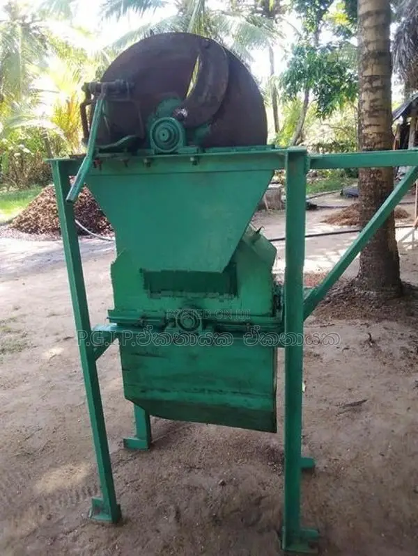 පොල් ලෙලි කපන මැෂින්