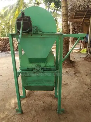 පොල් ලෙලි කපන මැෂින්