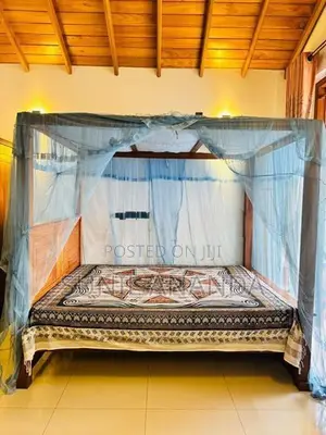 6 X 5 Teak Canopy Bed + Mattress
