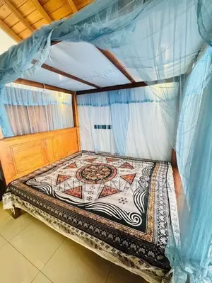 6 X 5 Teak Canopy Bed + Mattress
