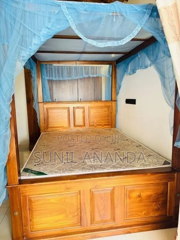 6 X 5 Teak Canopy Bed + Mattress