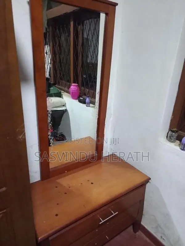Singer Dressing Table With Large Mirror Drawers