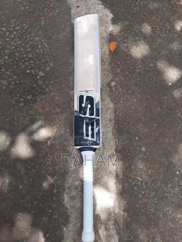 SF Almandus 10 000 Cricket Bat