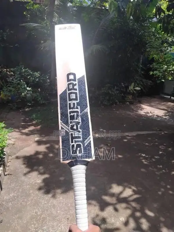 SF Almandus 10 000 Cricket Bat