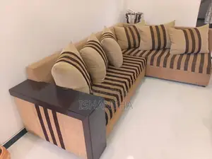 Well Maintained Sofa Set 02no,s