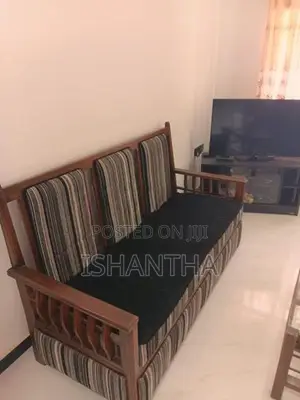 Well Maintained Sofa Set 02no,s