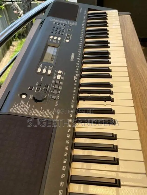 Yamaha E363 Keyboard
