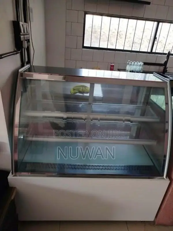 Commercial Refrigerated Display Chiller – Excellent Condition