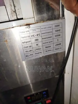 Commercial Refrigerated Display Chiller – Excellent Condition