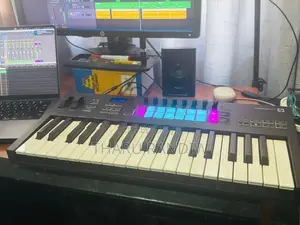 Novation Launchkey 37