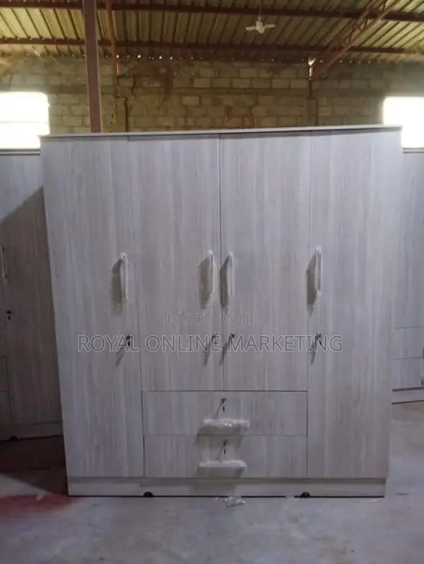 4 Door White Cupboard (k-31)