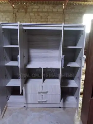 4 Door White Cupboard (k-31)