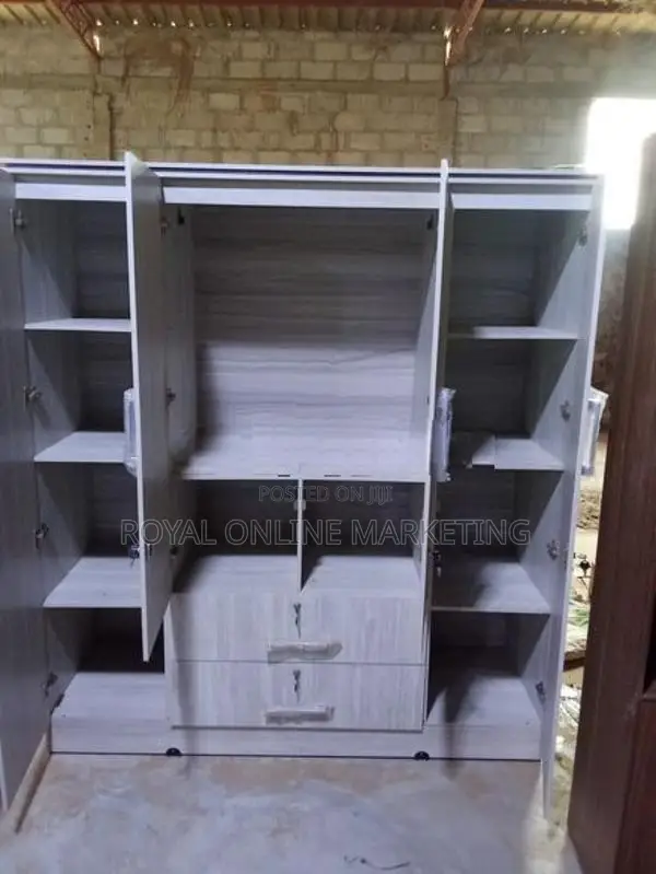 4 Door White Cupboard (k-31)