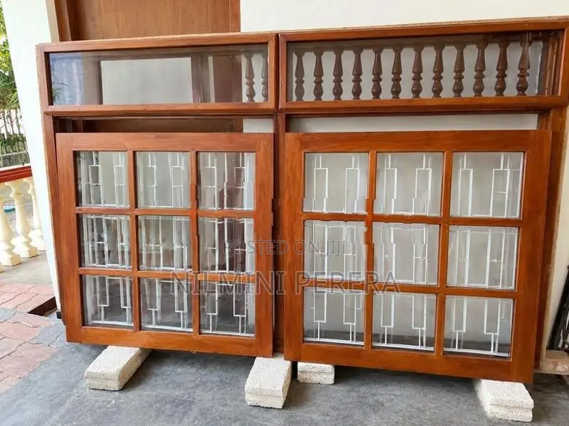 අඩි අටක ජනේල