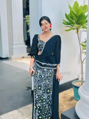Elegant Saree Outfit For Rent – Black With Floral Design