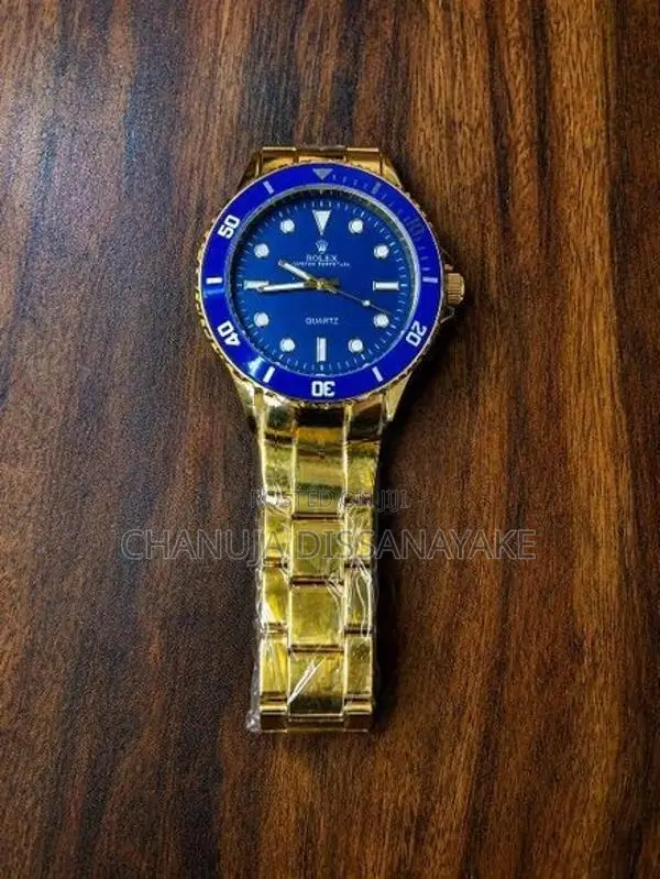 ⌚ Gold Colour Watch