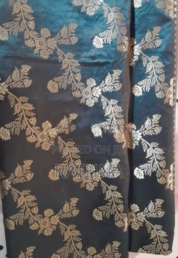 Black Banarasi Silk Saree With Gold Zari Work Matching Blouse Piece