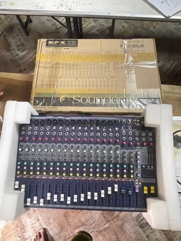 Sound Craft 16 Chenel Odiyo Mixer