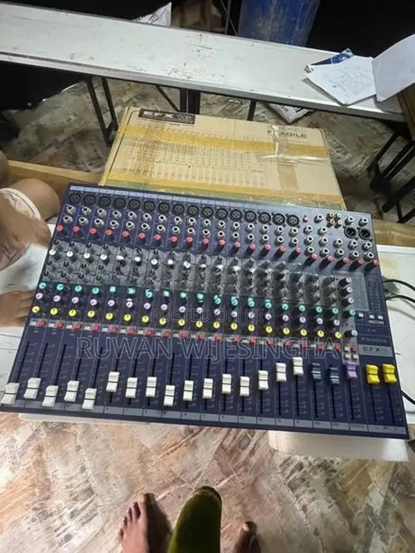 Sound Craft 16 Chenel Odiyo Mixer