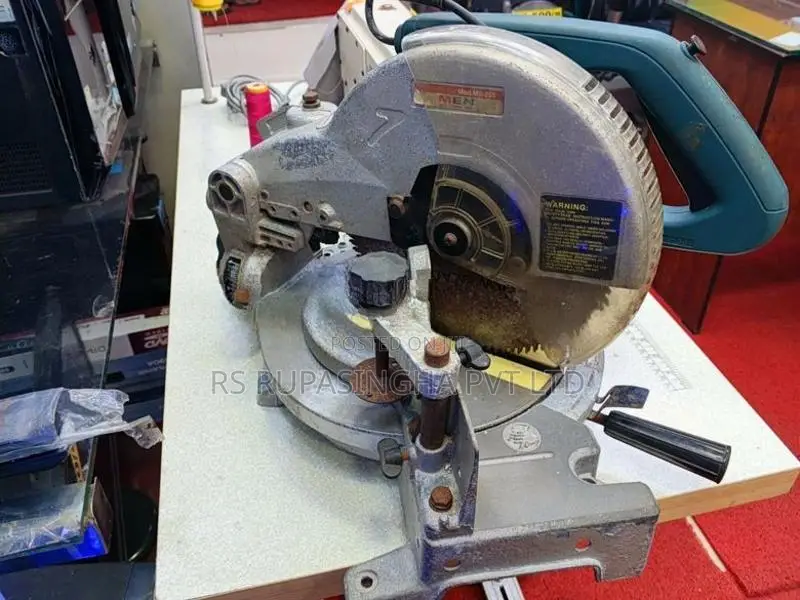 Men Aliminium Bar Cutter