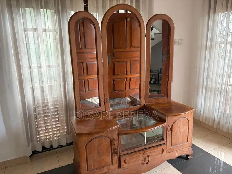 Teak Wooden Dressing Table With 3 Mirrors
