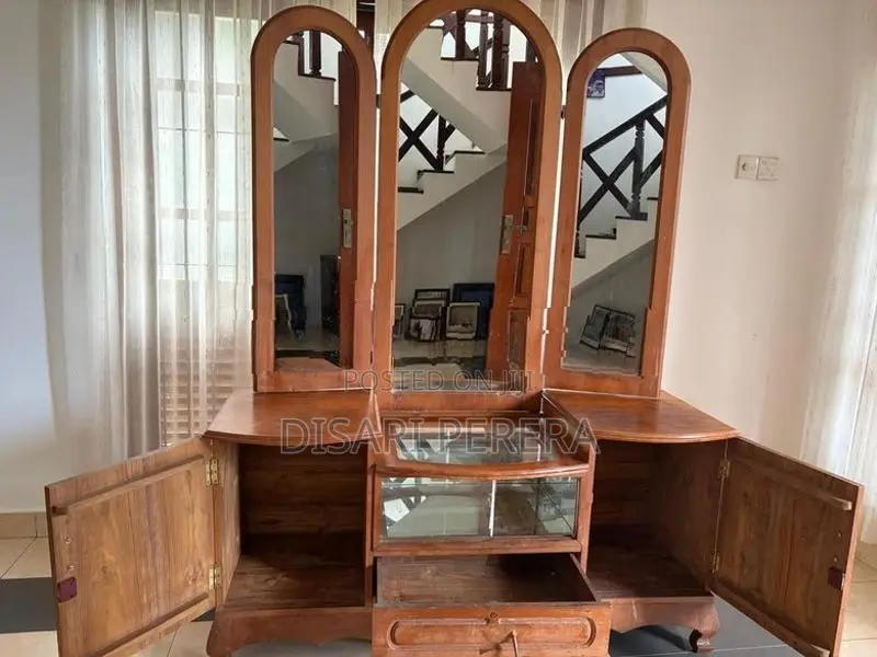 Teak Wooden Dressing Table With 3 Mirrors
