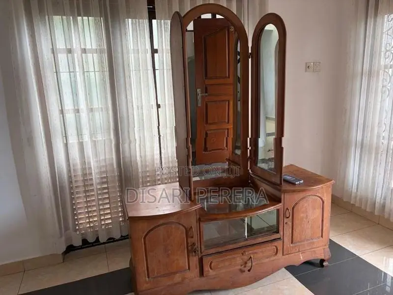 Teak Wooden Dressing Table With 3 Mirrors