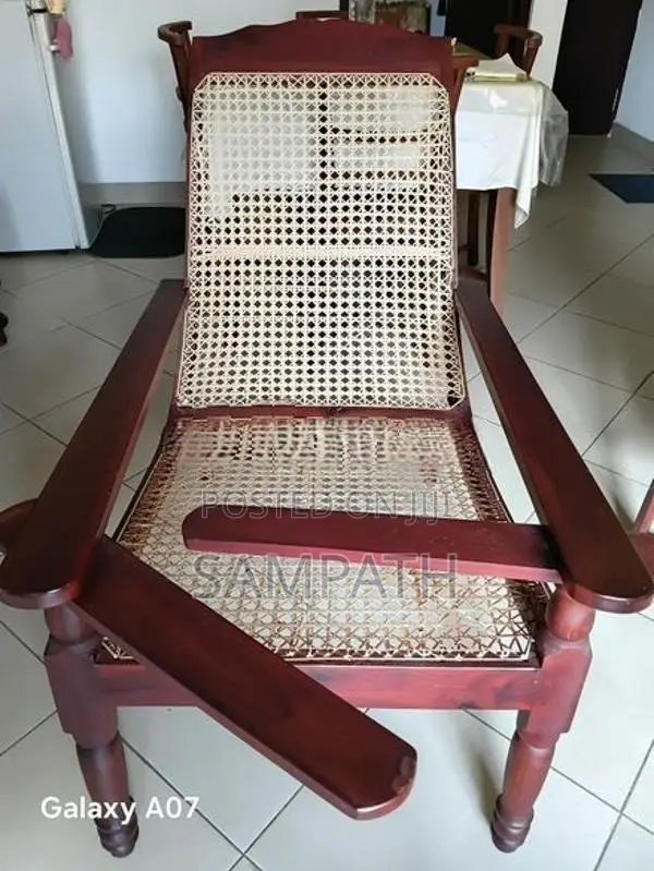 ඇන්ටික් හාන්සි පුටුව