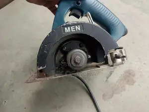 Men Marble Cutter