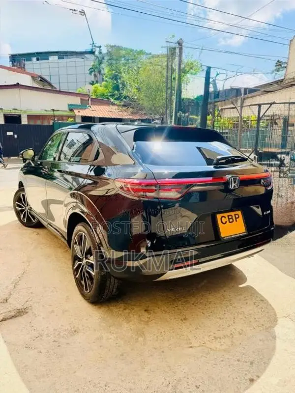 Honda VEZEL Z 2024 SUV (Used)